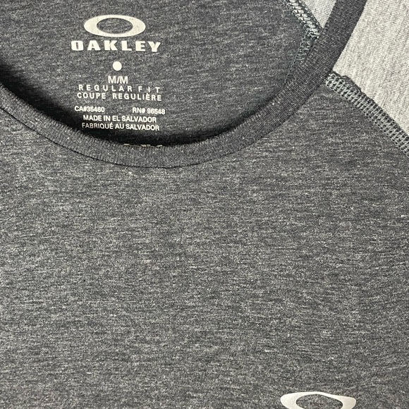 3/4 sleeve Oakley shirt - Picture 5 of 5